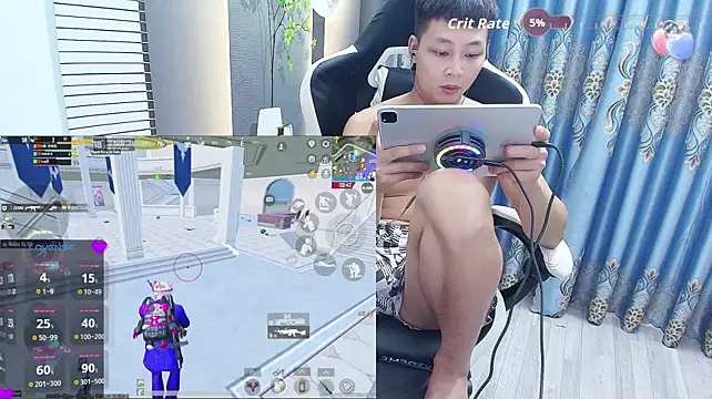 הופעת וובקאם של Naughty___asian