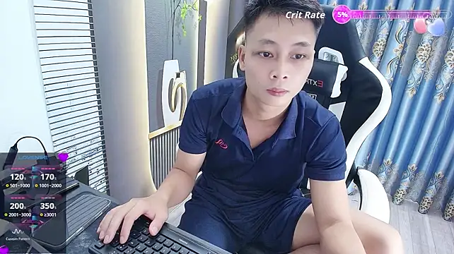 Naughty___asian 网络视讯表演