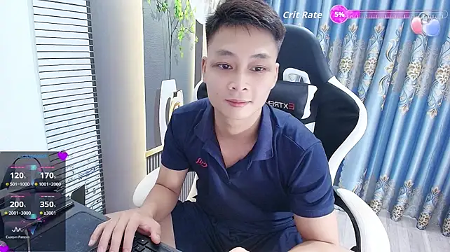 Naughty___asianのウェブカメラショー