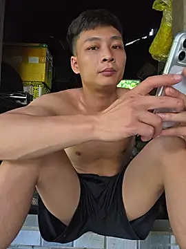 Pokazy przed kamerką – Naughty___asian