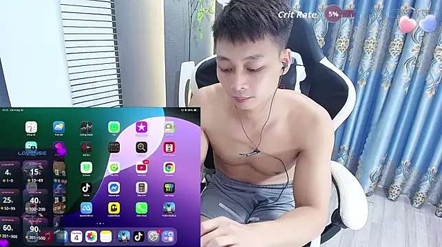 Naughty___asian 网络视讯表演