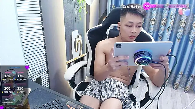 Naughty___asianのウェブカメラショー