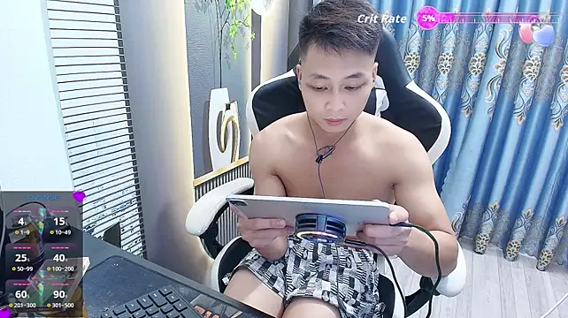 Naughty___asian 网络视讯表演