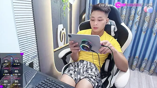 Naughty___asian 在線直播表演