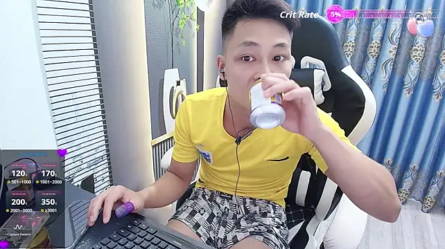 Naughty___asian Show in webcam