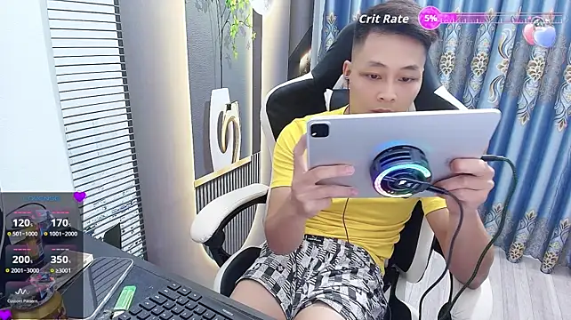 Naughty___asian 在線直播表演