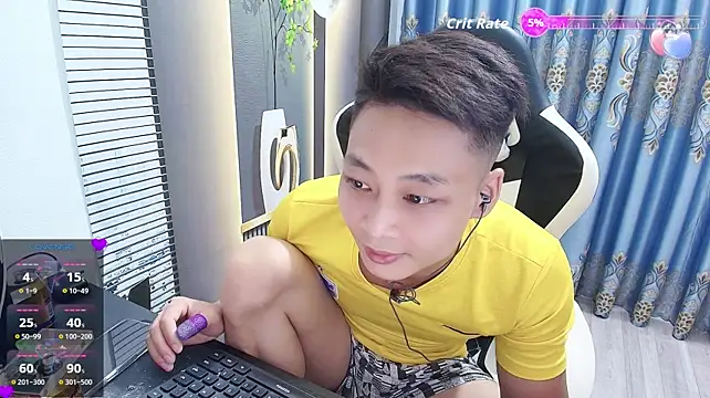 Naughty___asian 在線直播表演