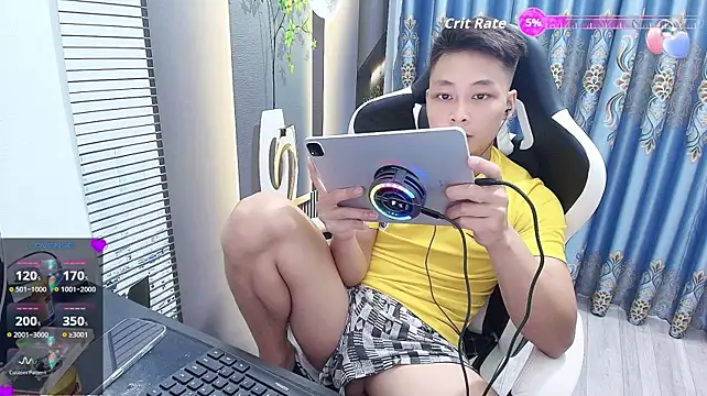 Naughty___asian 网络视讯表演