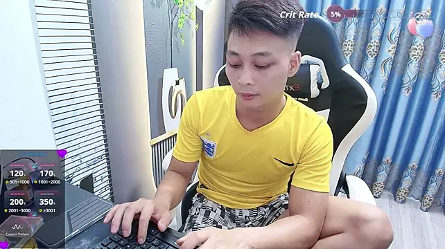 Naughty___asian 在線直播表演