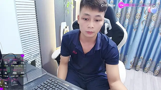 Naughty___asian 网络视讯表演