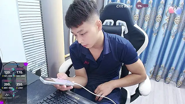 Naughty___asian Adlı Modelin Web Kamerası Şovu