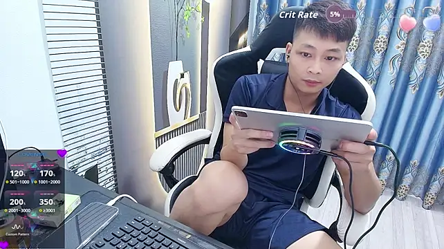 Webkamerová show Naughty___asian