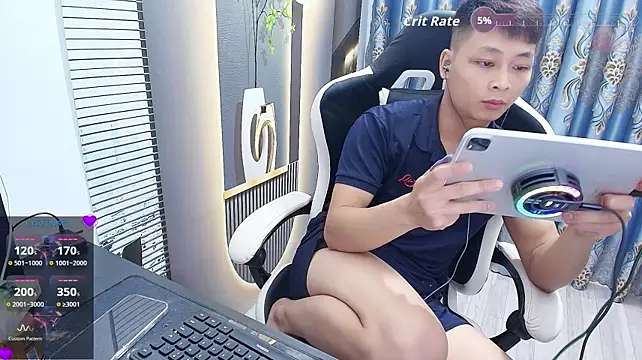 Naughty___asian 在線直播表演
