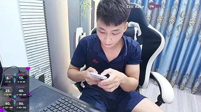 Naughty___asian's Webcam Show