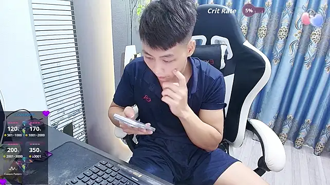 Naughty___asian Pertunjukan Webcam