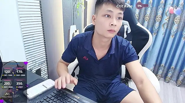 Naughty___asian 网络视讯表演