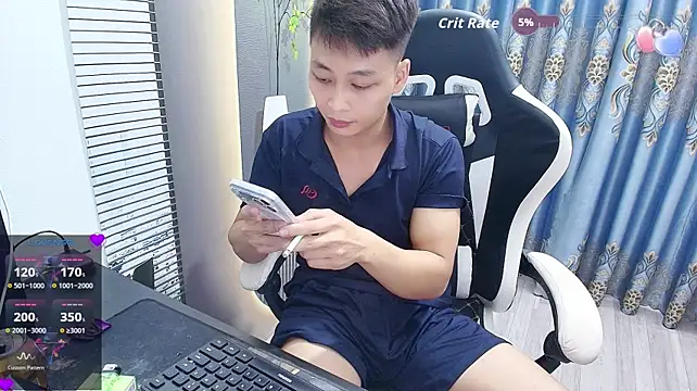 Naughty___asianのウェブカメラショー