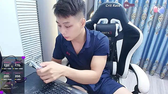 Naughty___asian Show Webcam