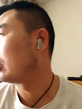 Show modela guozuo na web-kameri
