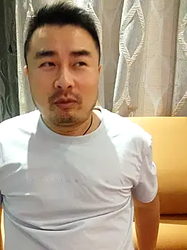 guozuo 在線直播表演