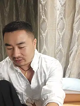 guozuo 在線直播表演