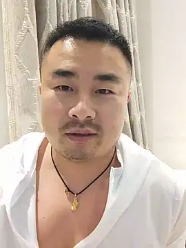 guozuo 在線直播表演