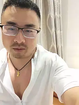 guozuo 在線直播表演