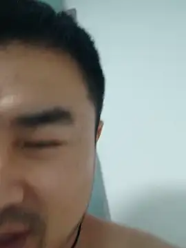 Show modela guozuo na web-kameri