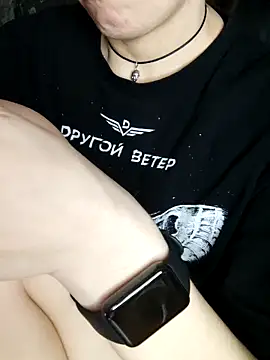 Aashikalaa Adlı Modelin Canlı Sohbet Odası