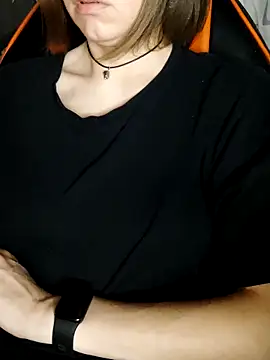 Živá chatovací místnost Aashikalaa
