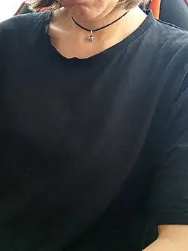 Sala de chat en directo de Aashikalaa