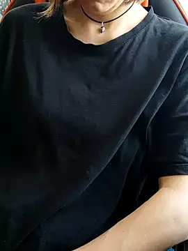 Chat soba uživo modela Aashikalaa