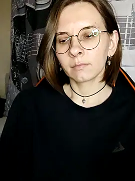 Aashikalaa Adlı Modelin Canlı Sohbet Odası
