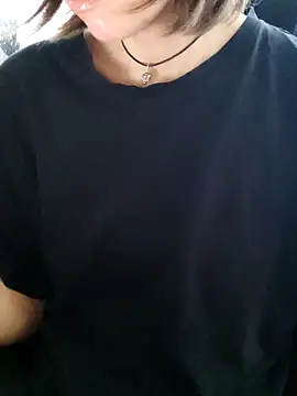 Aashikalaa Adlı Modelin Canlı Sohbet Odası