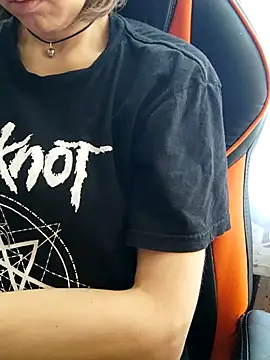 XXX chat uživo modela Aashikalaa