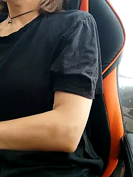 Aashikalaa's Live XXX Chat