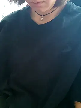 XXX chat uživo modela Aashikalaa