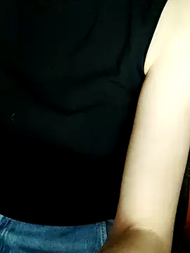 Aashikalaa Adlı Modelin Canlı XXX Sohbeti