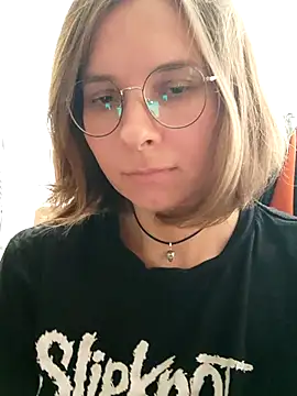 Chat +18 de Aashikalaa ao vivo
