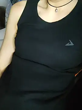 Chat XXX en directo de Aashikalaa