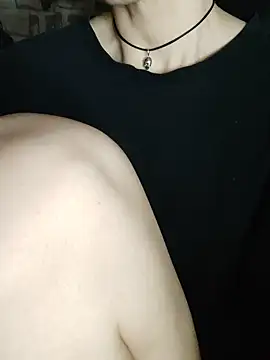 Aashikalaa Adlı Modelin Canlı XXX Sohbeti