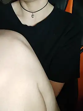 Aashikalaa Chat XXX in diretta