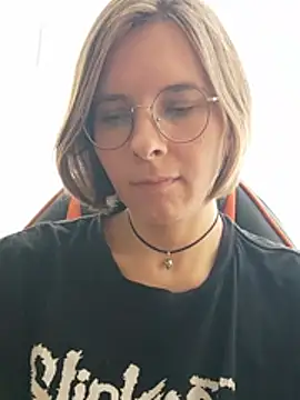 Aashikalaa 라이브 XXX 채팅