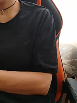 Aashikalaa's Live XXX Chat