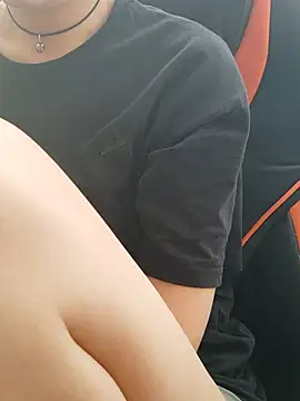 Chat +18 de Aashikalaa ao vivo