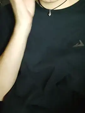 Aashikalaa Adlı Modelin Canlı XXX Sohbeti