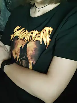 Aashikalaa Adlı Modelin Canlı XXX Sohbeti