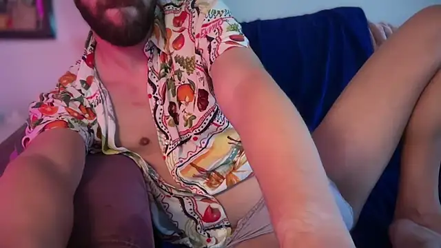Show modela CALIPPONE na web-kameri