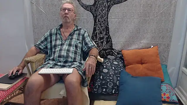 Nudelschwanz Show in webcam