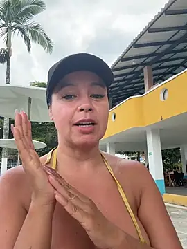 _kathaLopez_ Show in webcam